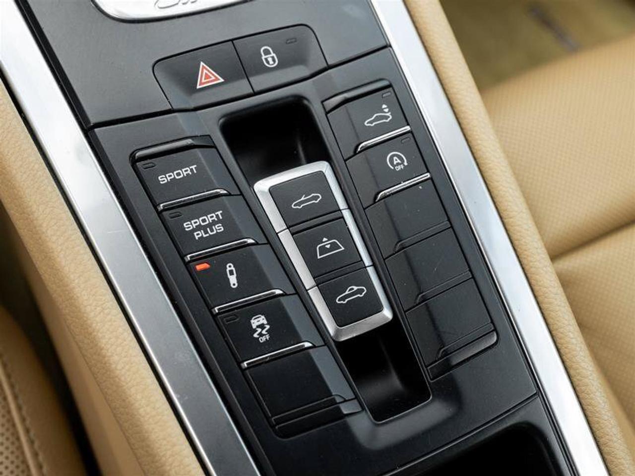 2013 Porsche 911 Carrera 4S Photo