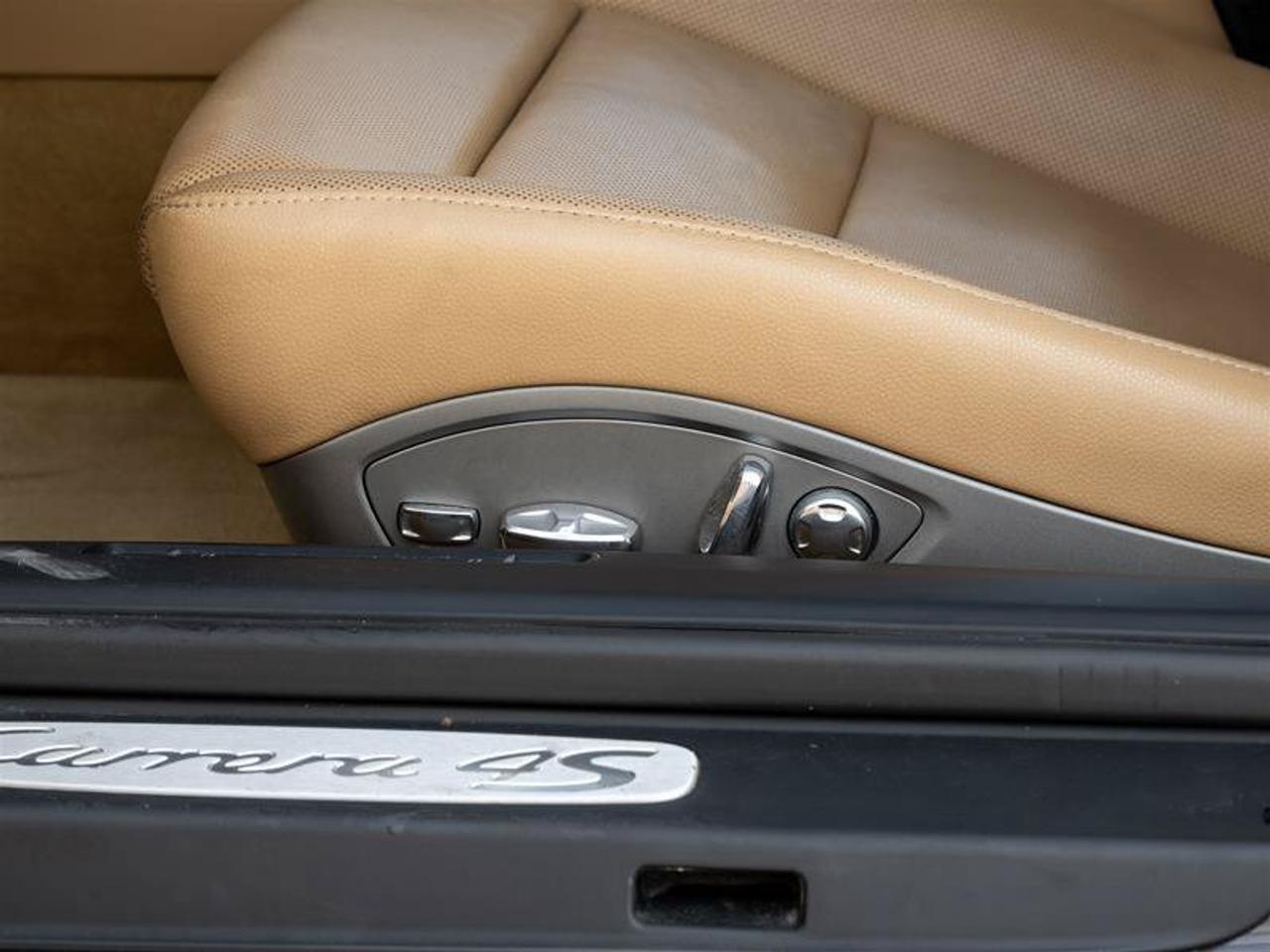 2013 Porsche 911 Carrera 4S Photo