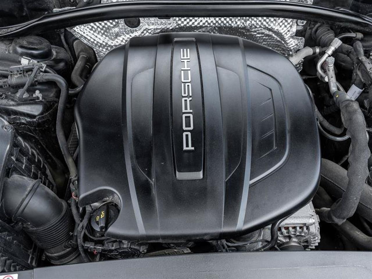 2021 Porsche Macan Base Photo