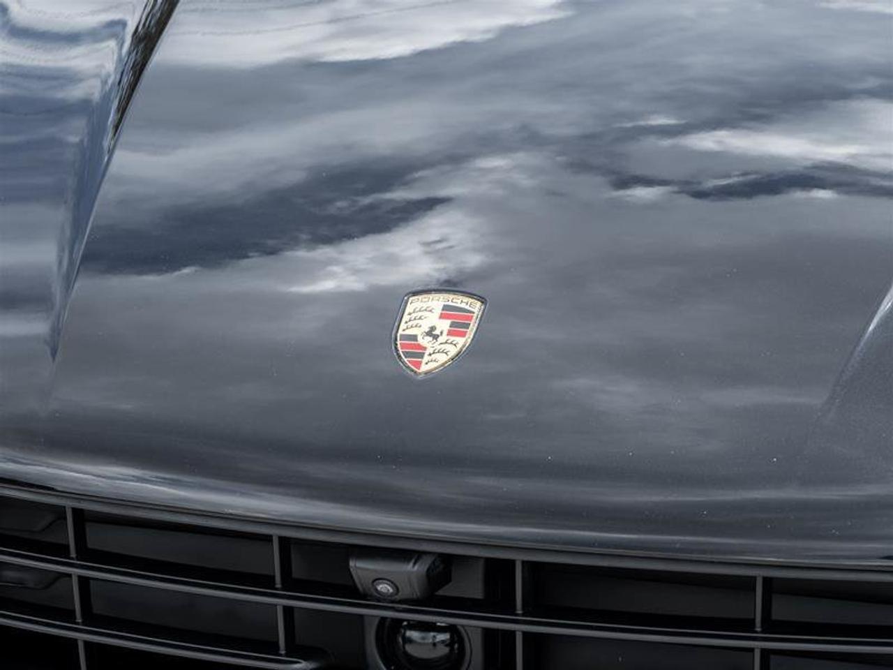 2021 Porsche Macan Base Photo