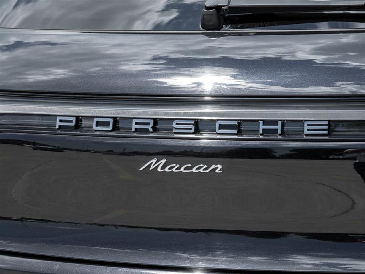 2021 Porsche Macan Base Photo