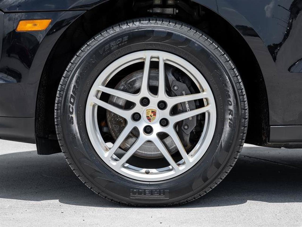 2021 Porsche Macan Base Photo