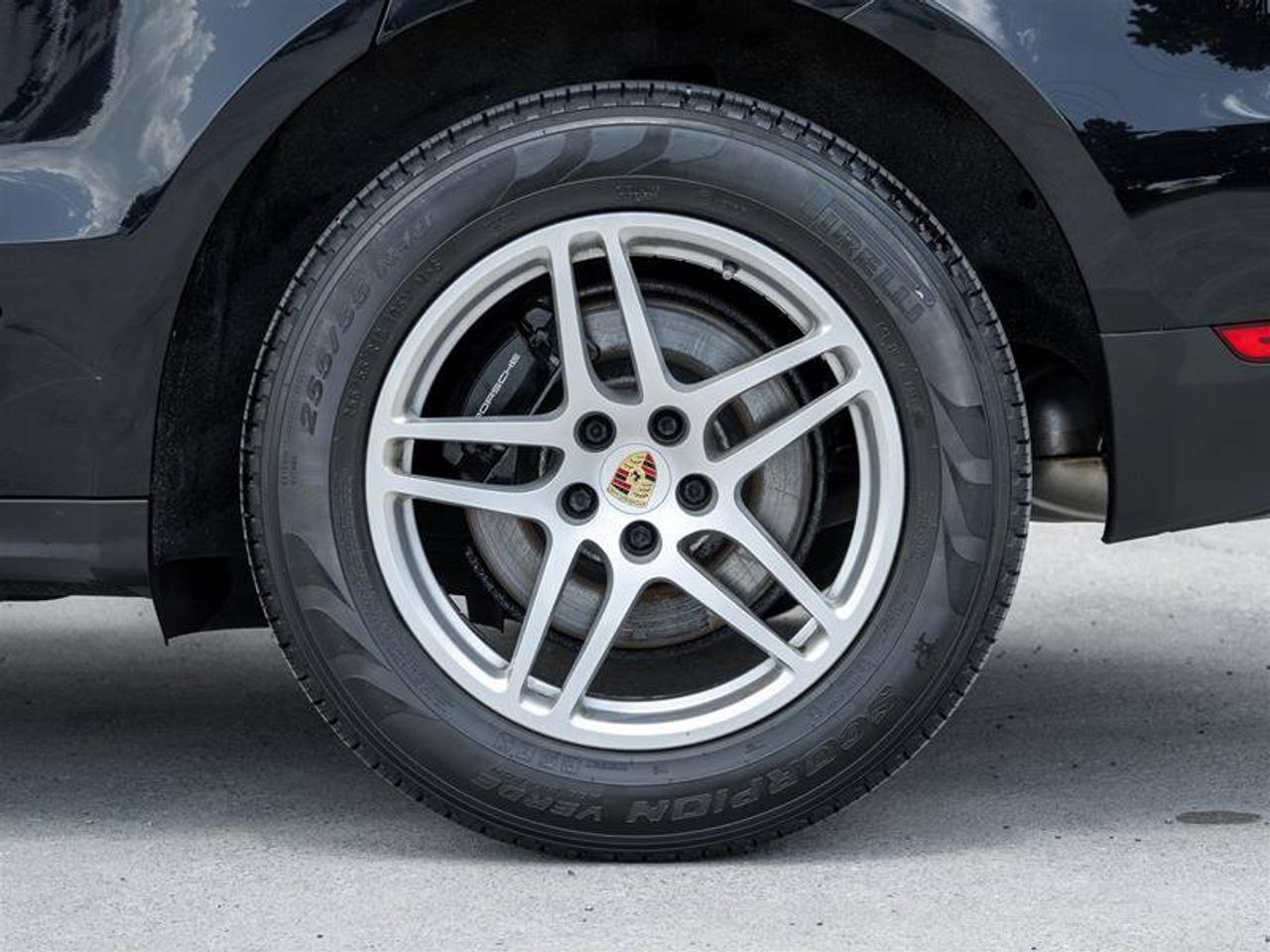 2021 Porsche Macan Base Photo
