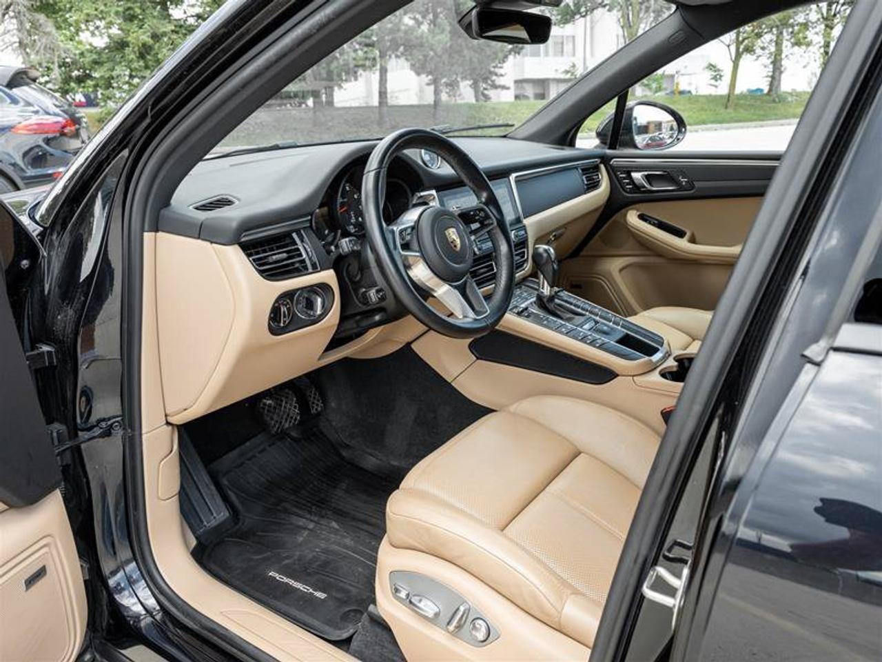 2021 Porsche Macan Base Photo