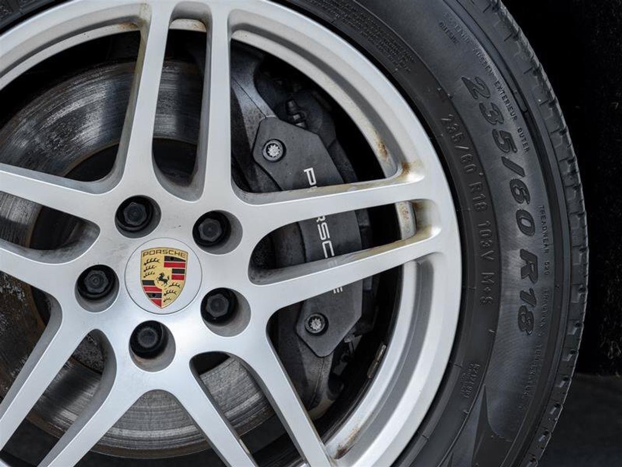 2021 Porsche Macan Base Photo