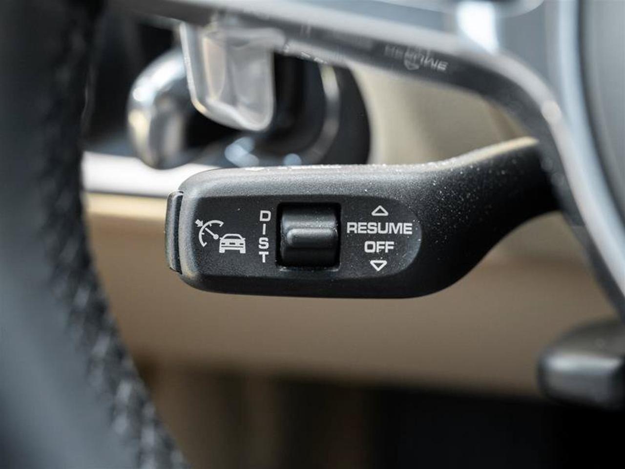 2021 Porsche Macan Base Photo