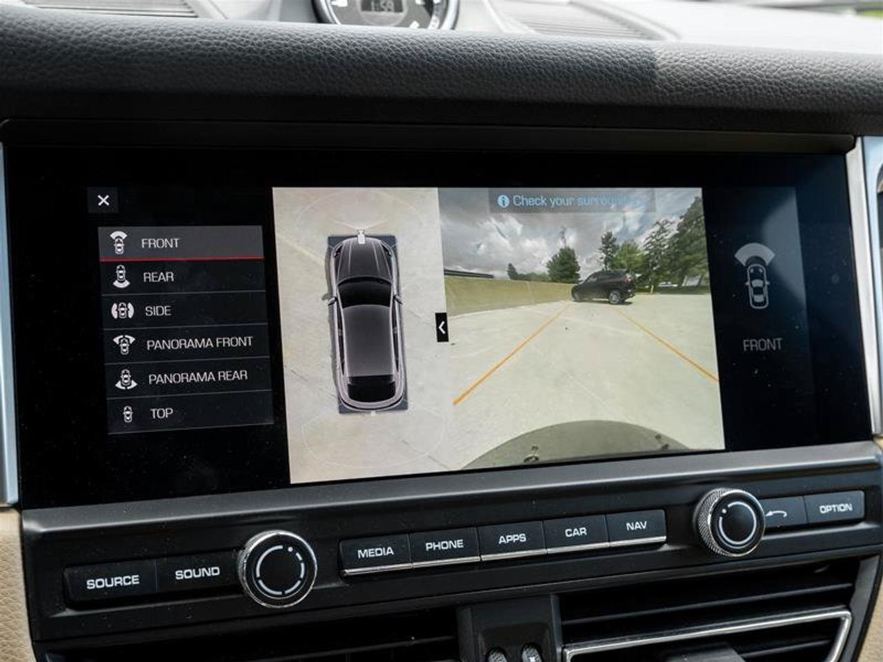 2021 Porsche Macan Base Photo