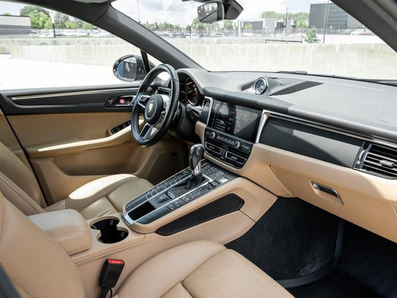 2021 Porsche Macan Base Photo