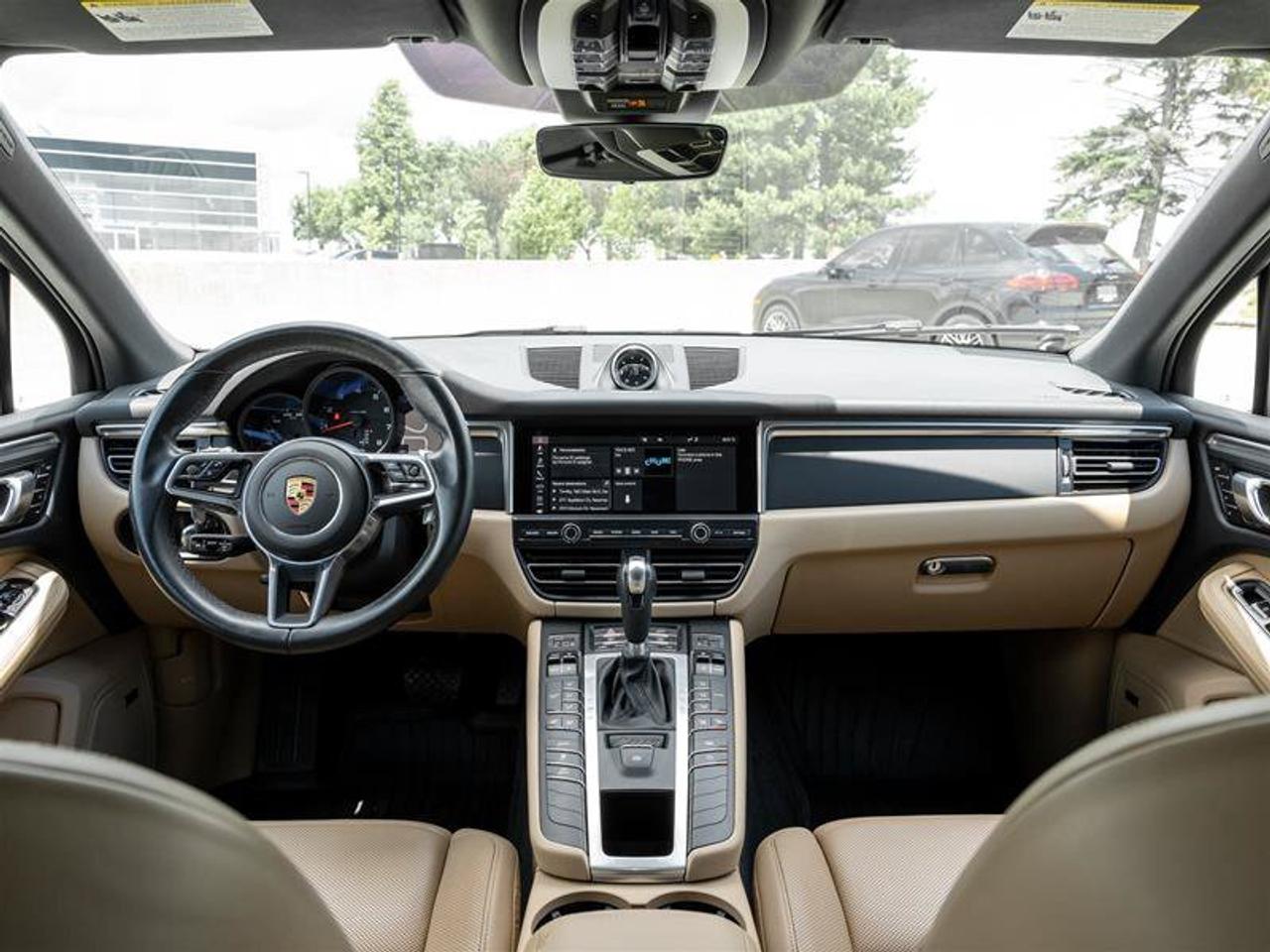2021 Porsche Macan Base Photo