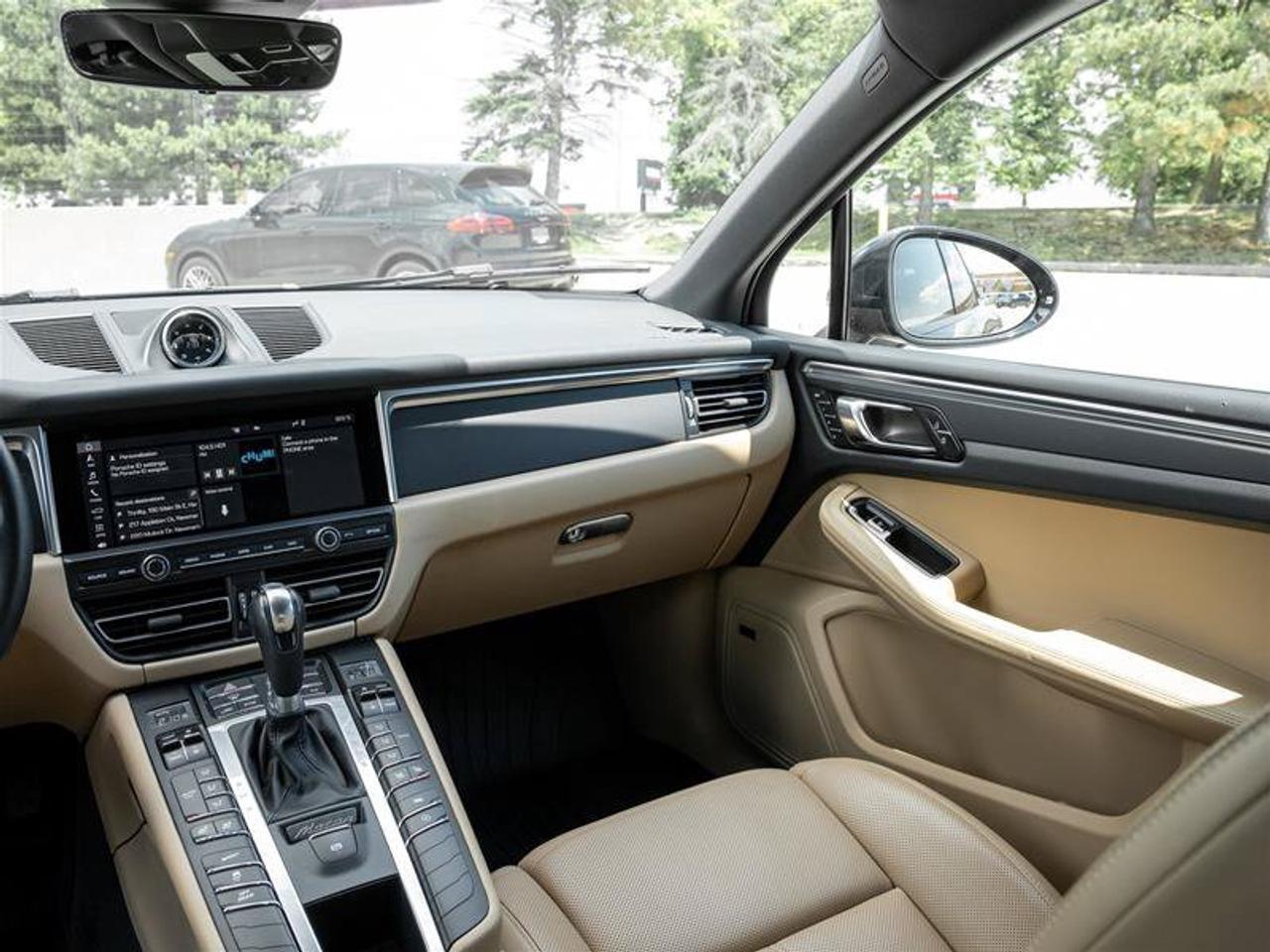 2021 Porsche Macan Base Photo