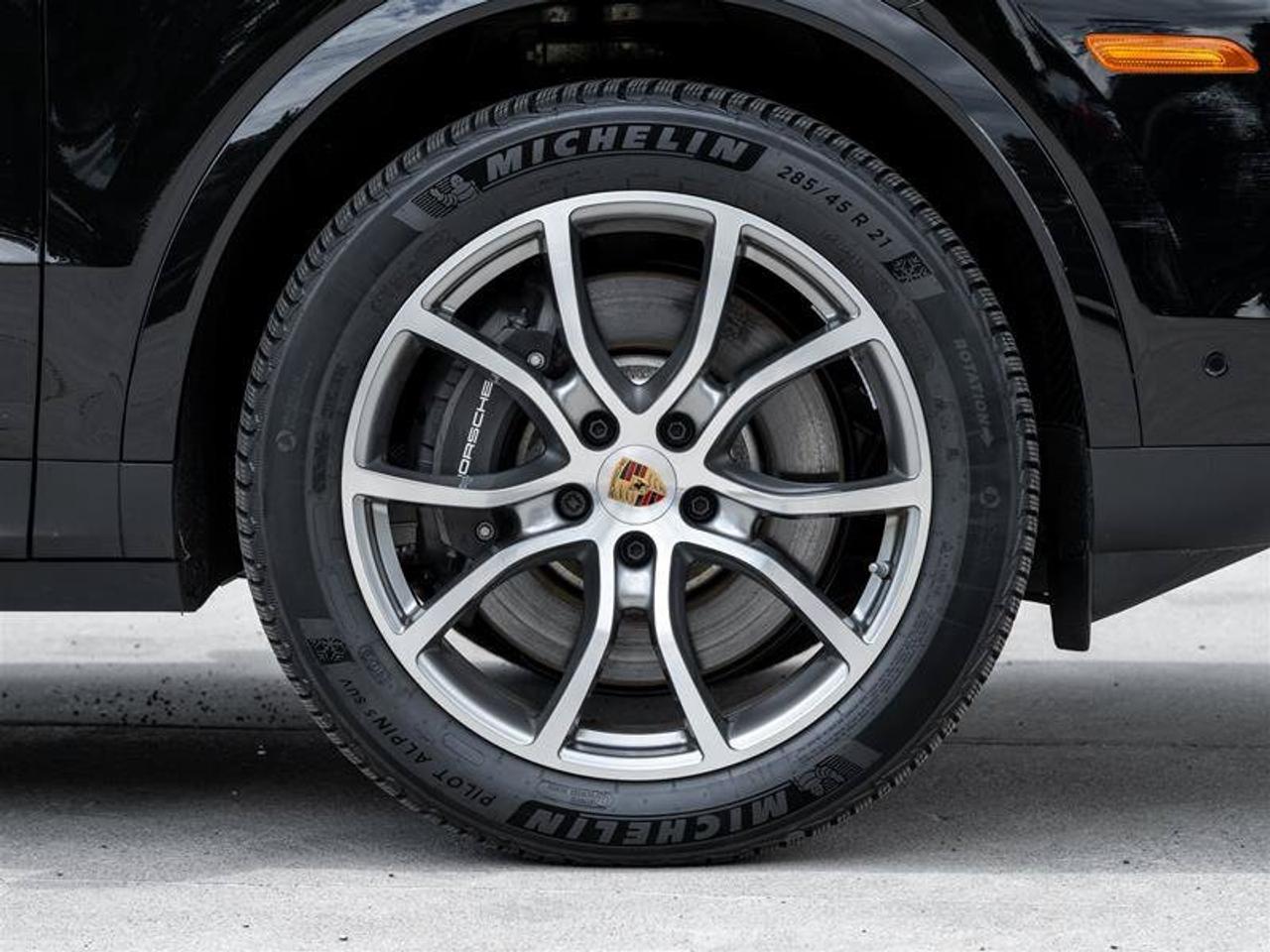 2026 Porsche Cayenne E-Hybrid Photo4