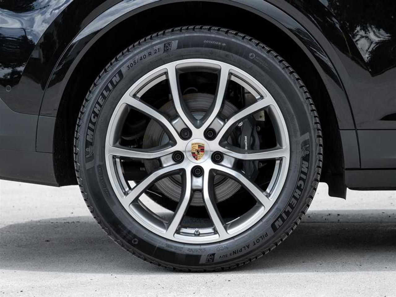 2026 Porsche Cayenne E-Hybrid Photo3