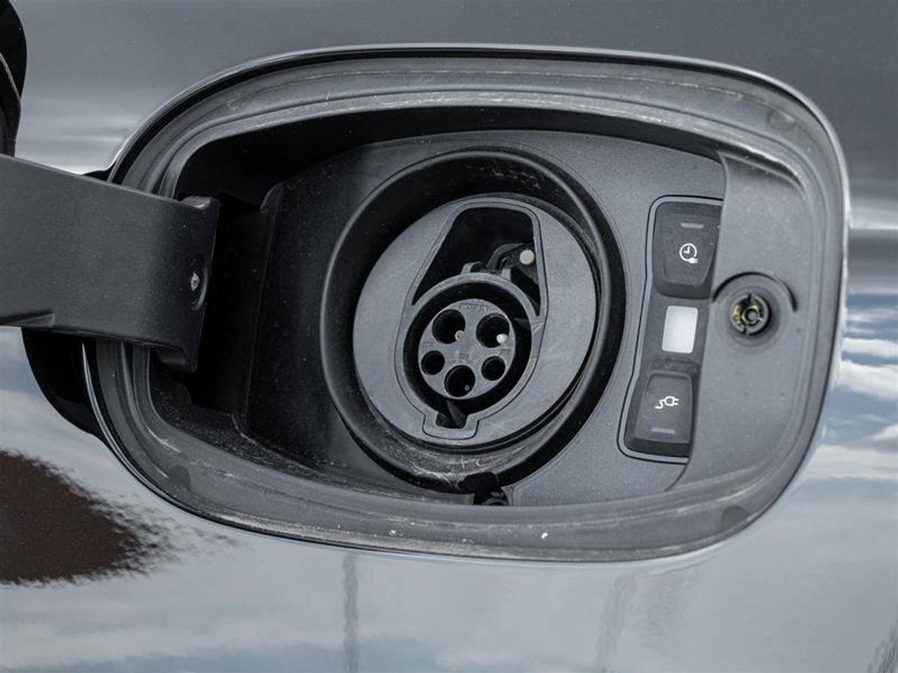 2026 Porsche Cayenne E-Hybrid Photo