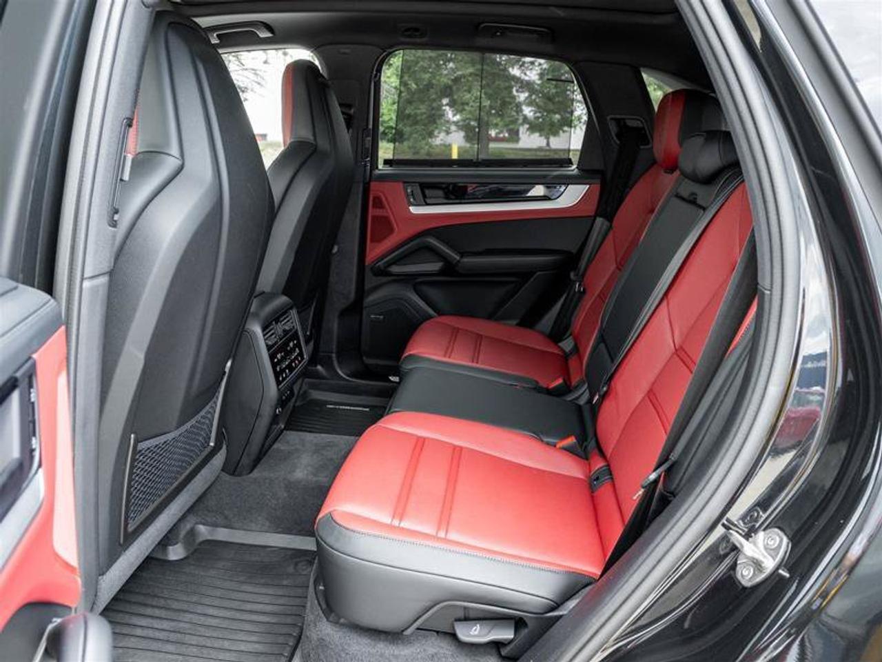2026 Porsche Cayenne E-Hybrid Photo