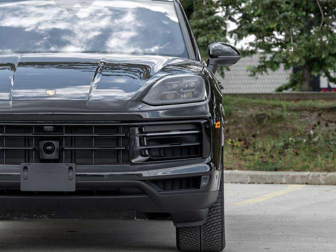 2026 Porsche Cayenne E-Hybrid AWD Premium Plus Package 21 Cayenne Exclusive Design Wheels Exclusive Design Taillights Photo