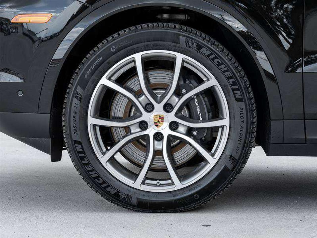 2026 Porsche Cayenne E-Hybrid AWD Premium Plus Package 21 Cayenne Exclusive Design Wheels Exclusive Design Taillights Photo
