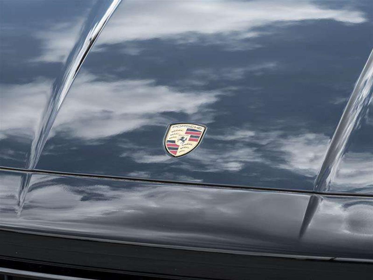 2026 Porsche Cayenne E-Hybrid AWD Premium Plus Package 21 Cayenne Exclusive Design Wheels Exclusive Design Taillights Photo