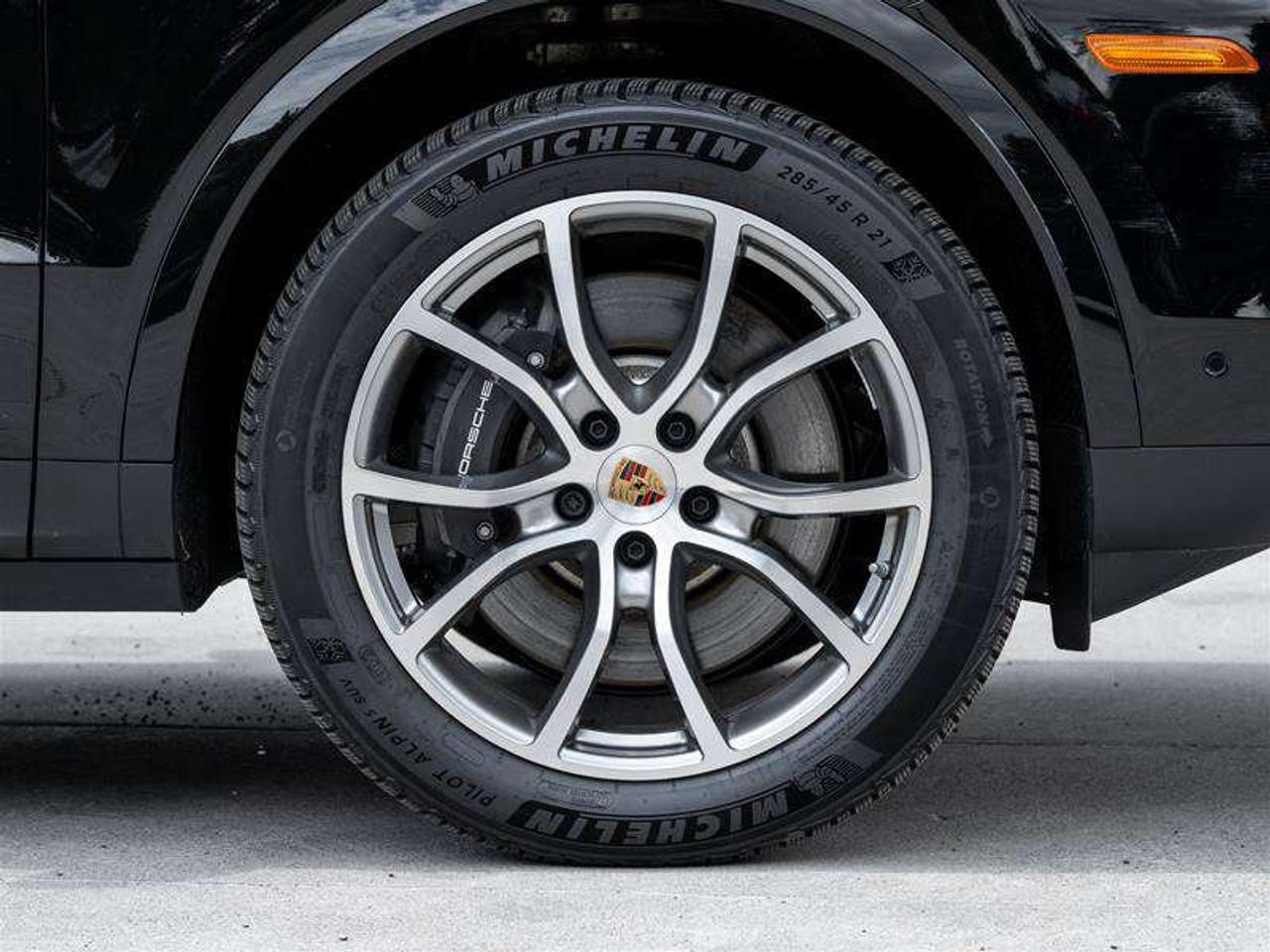 2026 Porsche Cayenne E-Hybrid AWD Premium Plus Package 21 Cayenne Exclusive Design Wheels Exclusive Design Taillights Photo