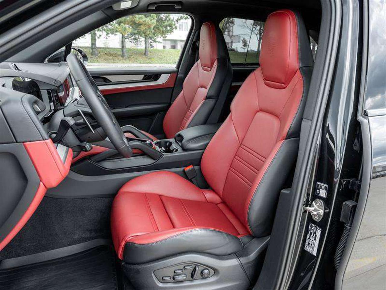 2026 Porsche Cayenne E-Hybrid AWD Premium Plus Package 21 Cayenne Exclusive Design Wheels Exclusive Design Taillights Photo