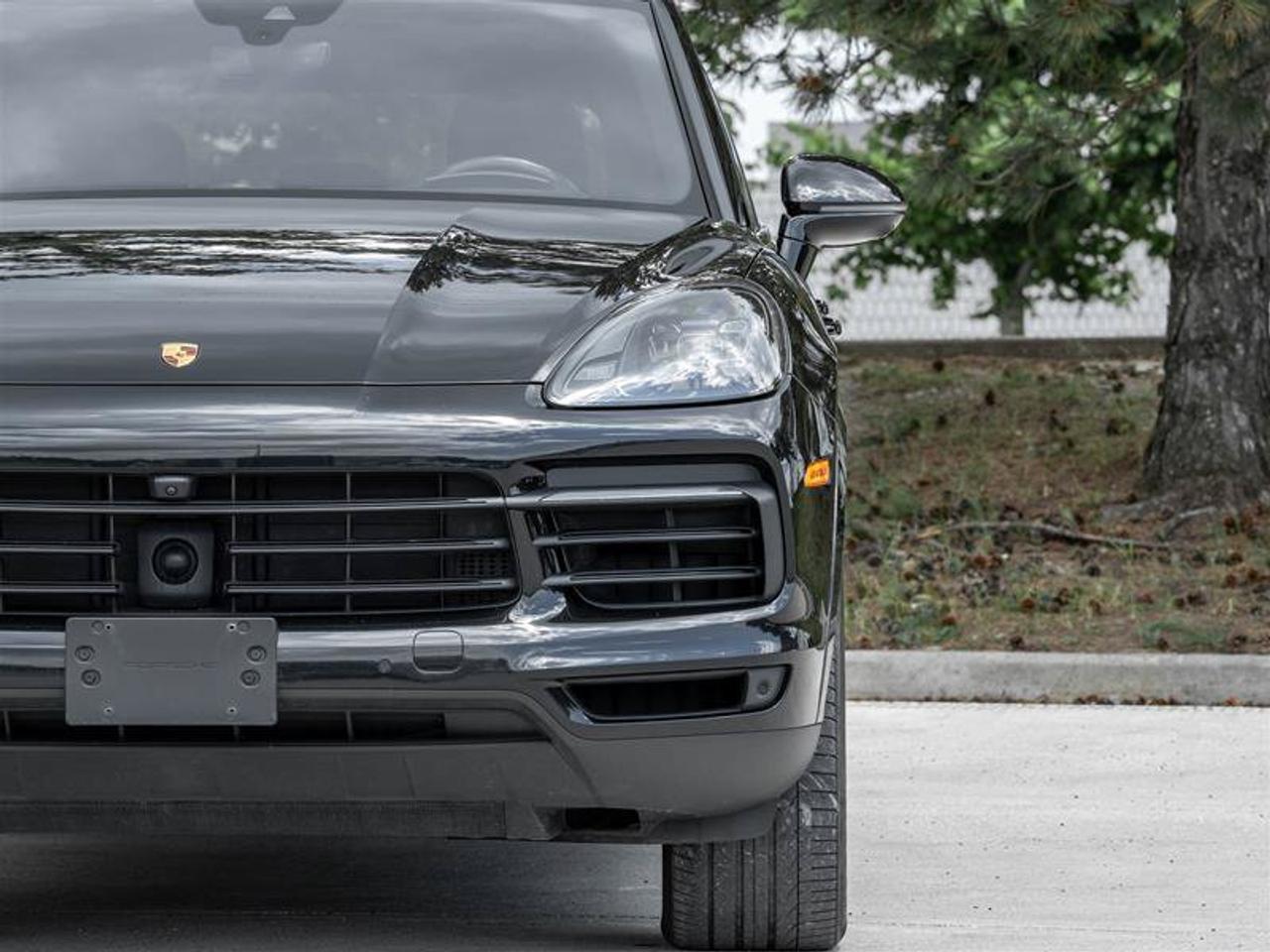 2023 Porsche Cayenne Base Photo2