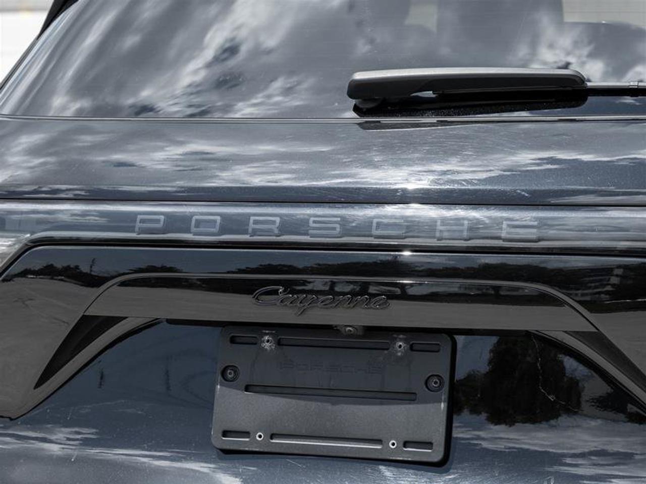 2023 Porsche Cayenne Base Photo