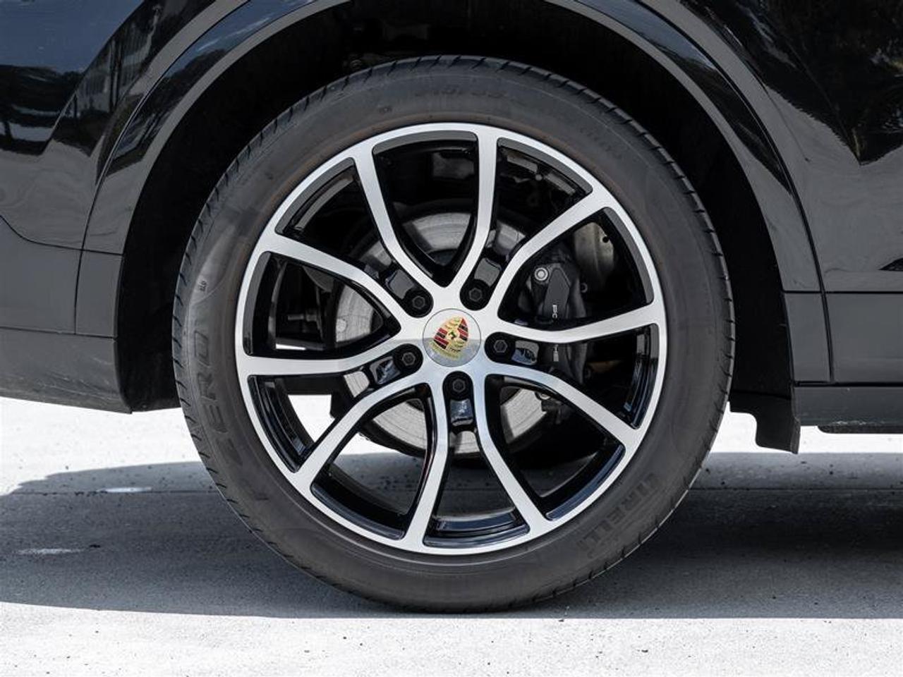 2023 Porsche Cayenne Base Photo