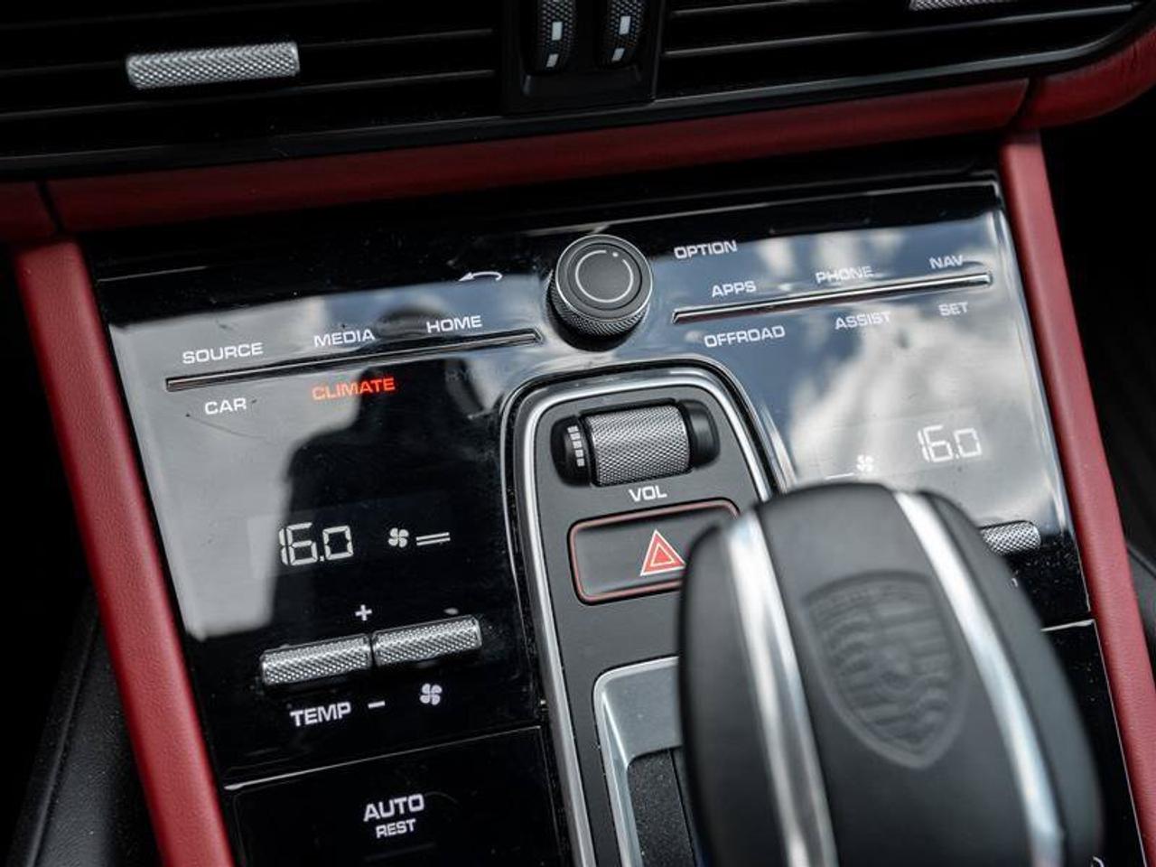 2023 Porsche Cayenne Base Photo