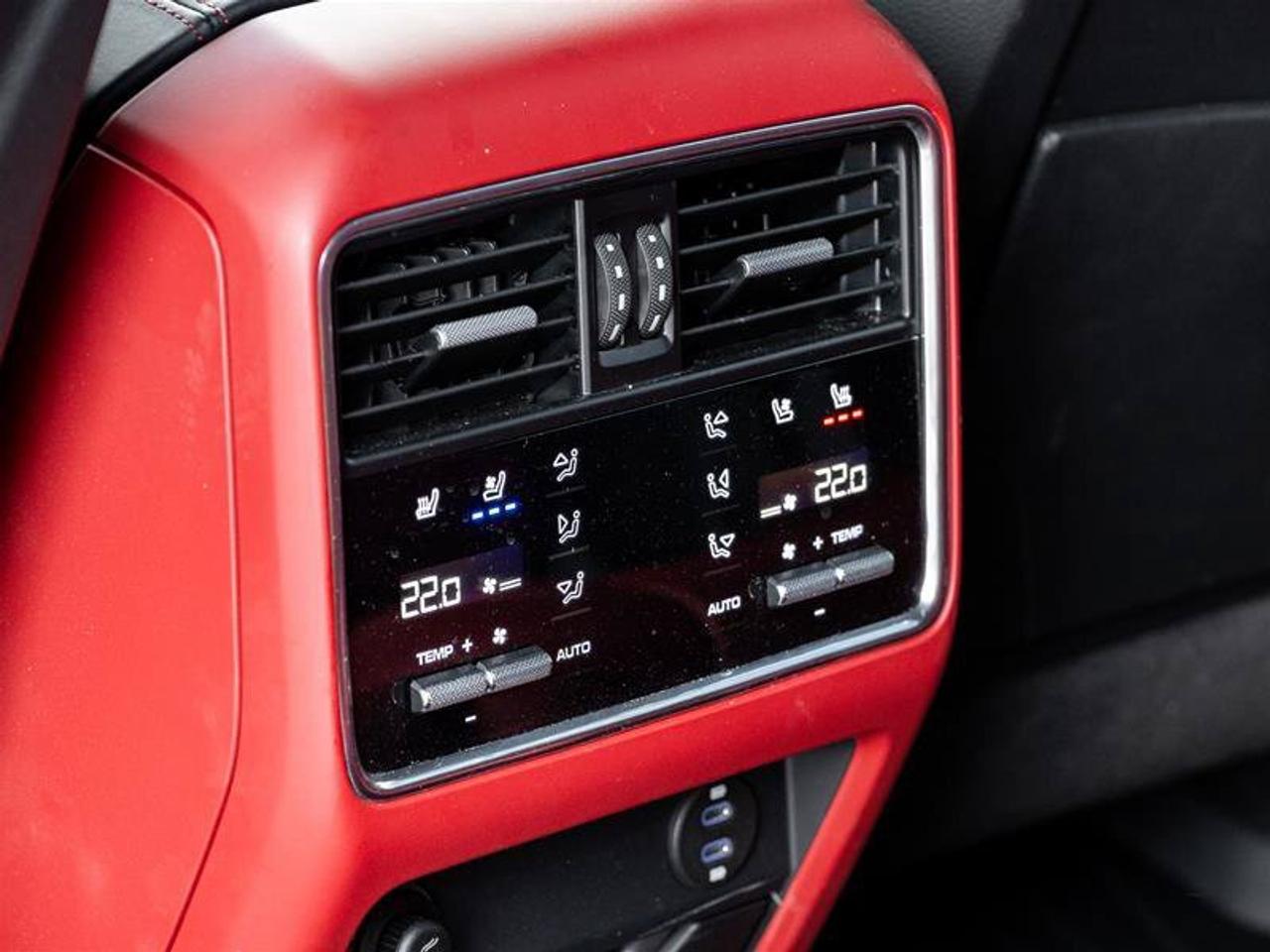 2023 Porsche Cayenne Base Photo