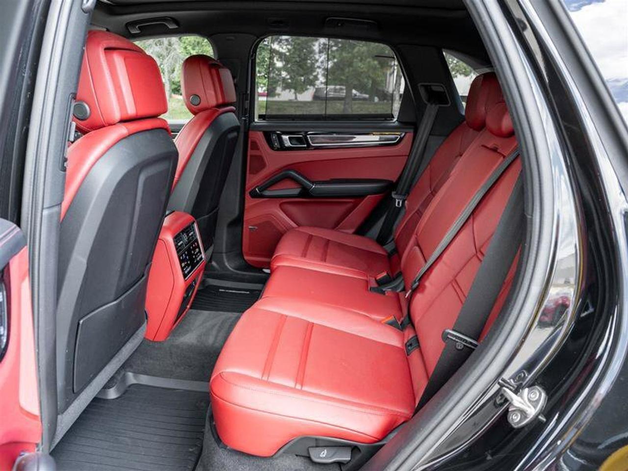 2023 Porsche Cayenne Base Photo