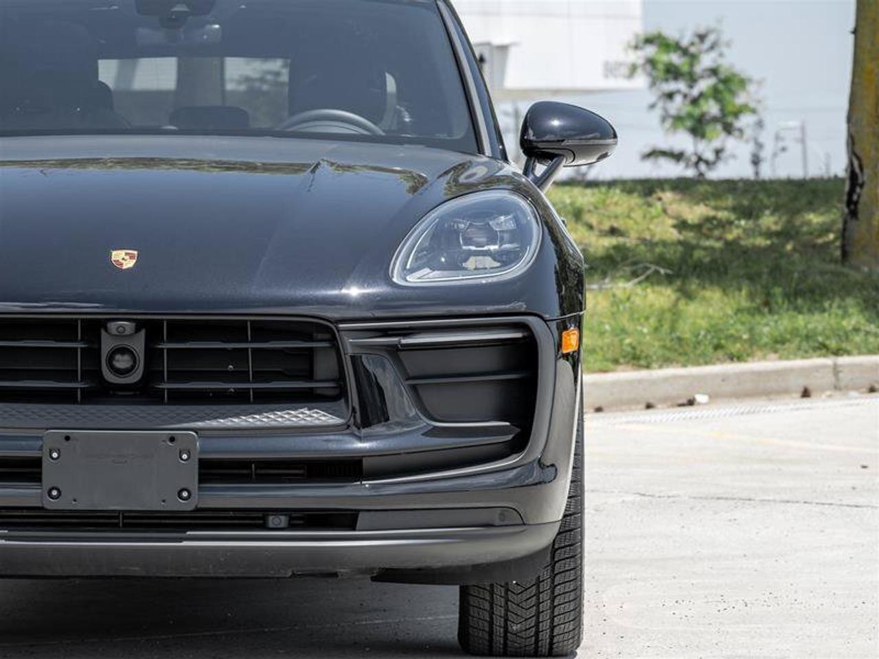 2026 Porsche Macan Base Photo