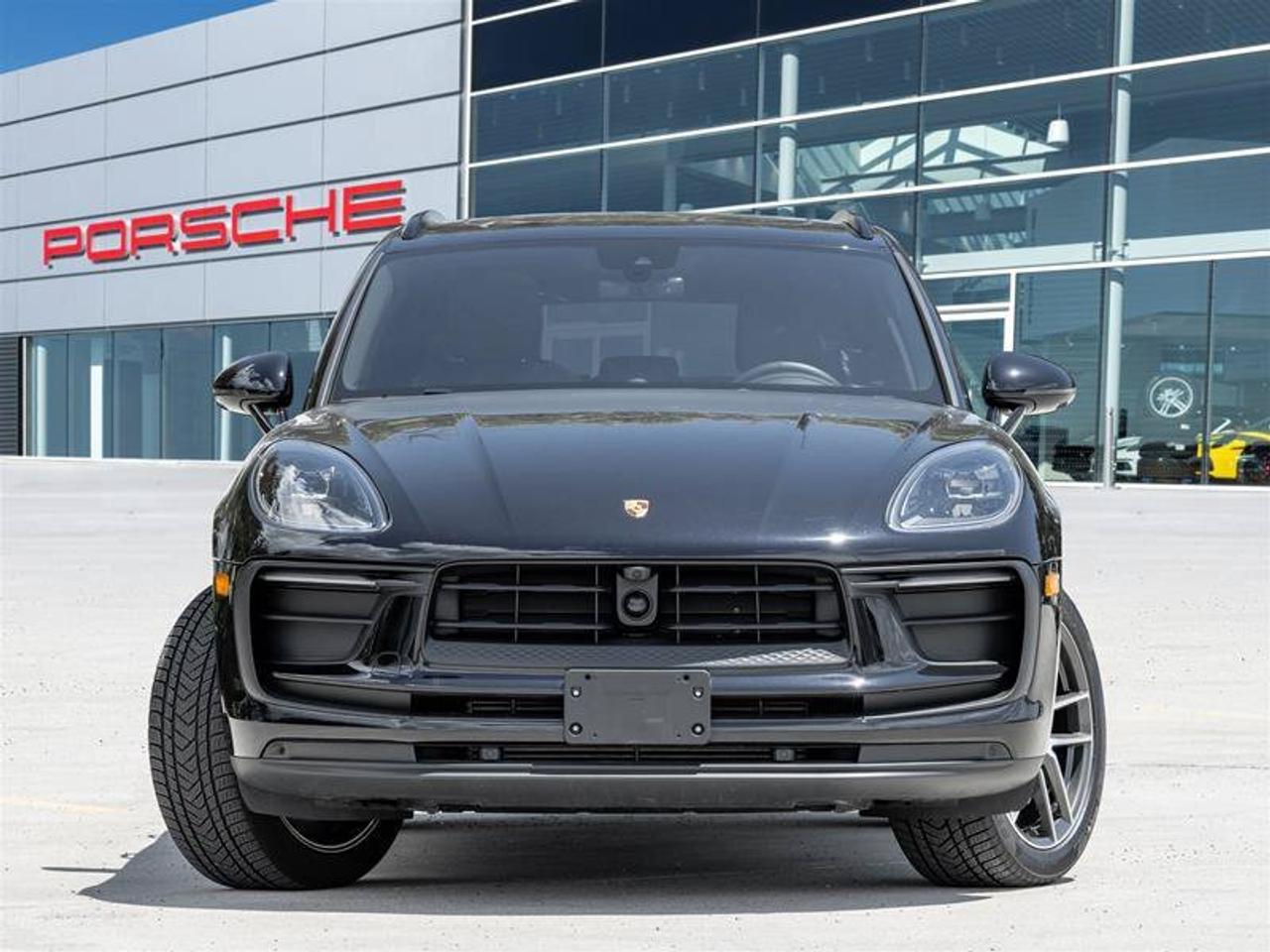 2026 Porsche Macan Base Photo