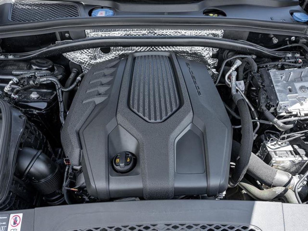 2026 Porsche Macan Base Photo