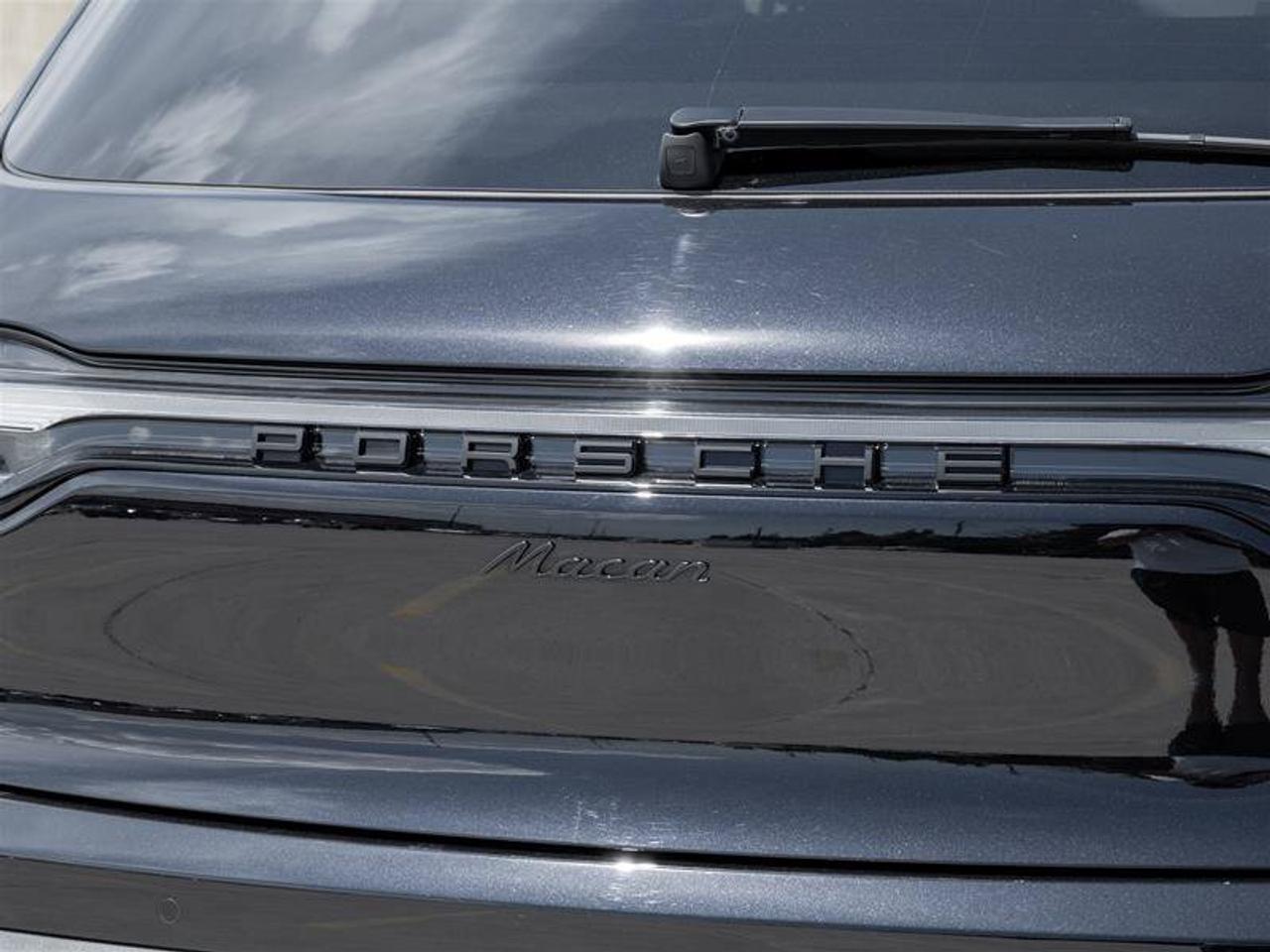 2026 Porsche Macan Base Photo
