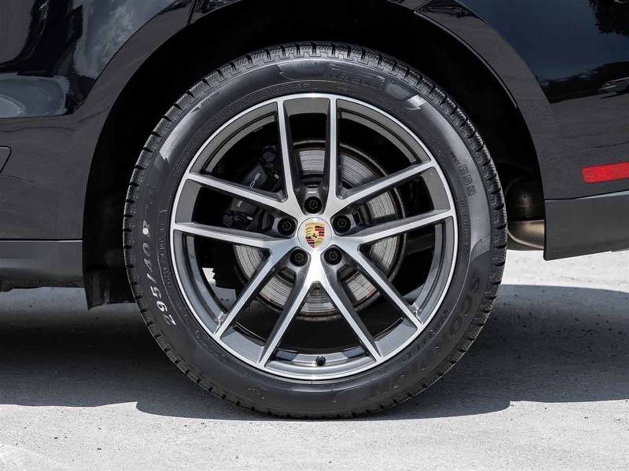 2026 Porsche Macan Base Photo