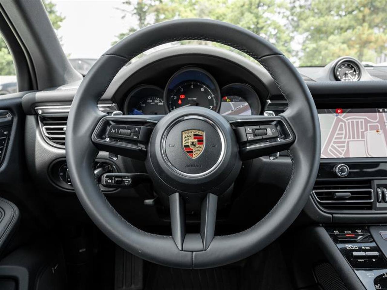 2026 Porsche Macan Base Photo