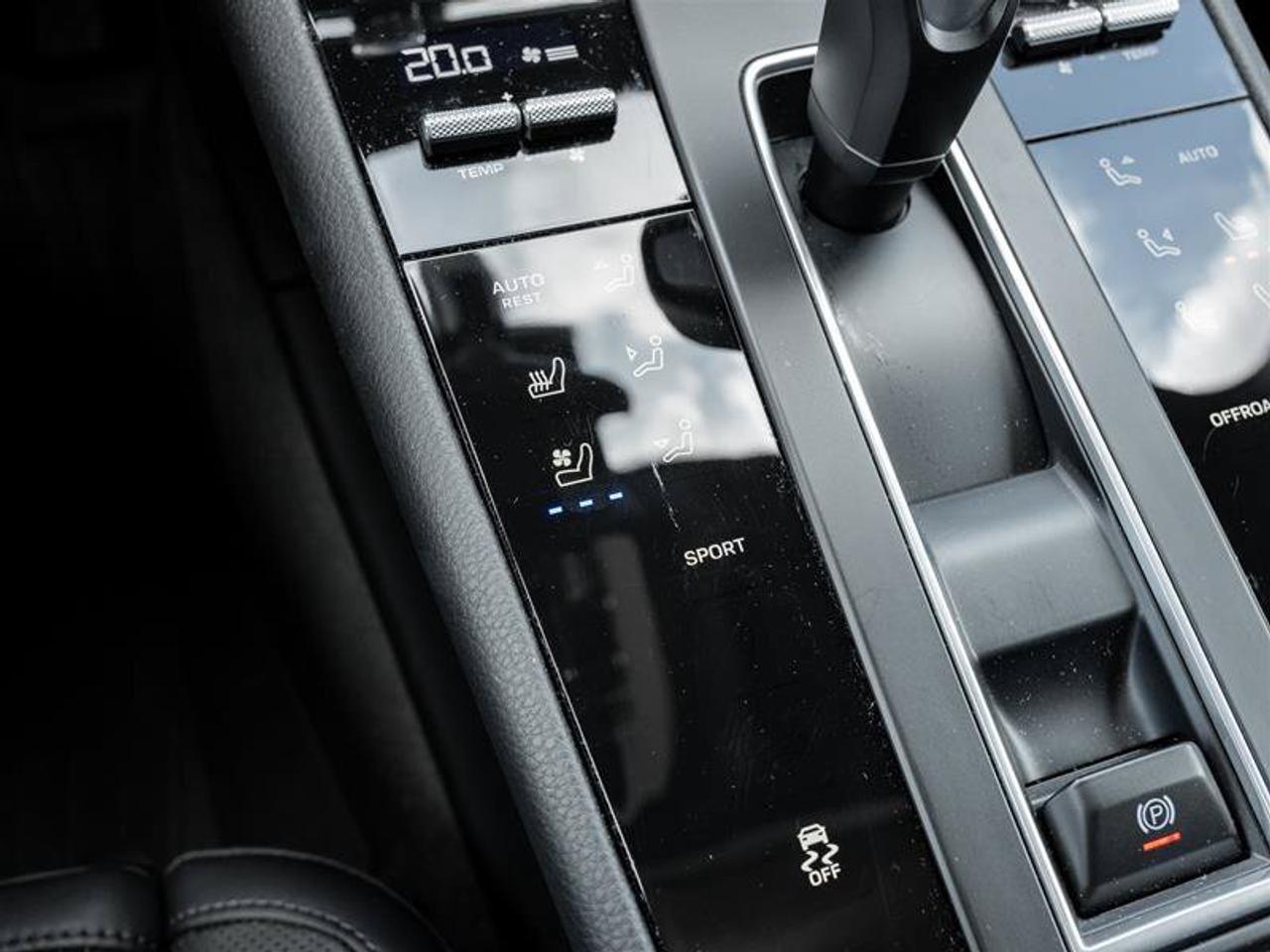 2026 Porsche Macan Base Photo
