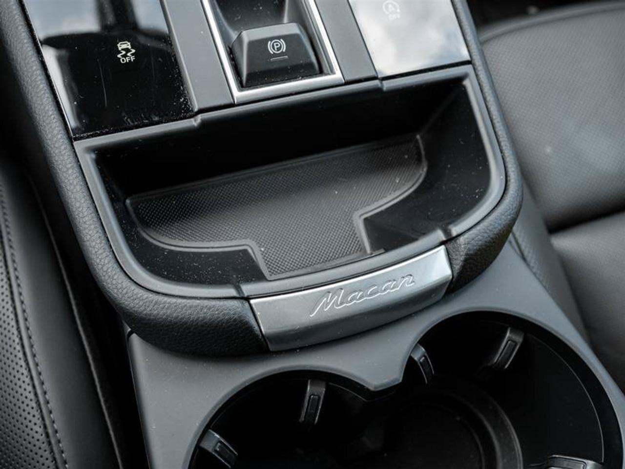 2026 Porsche Macan Base Photo
