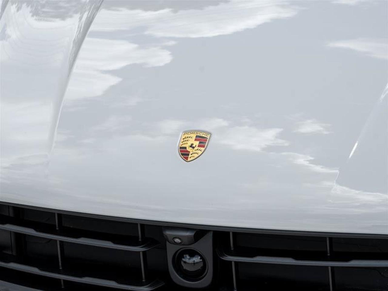 2025 Porsche Macan GTS Photo