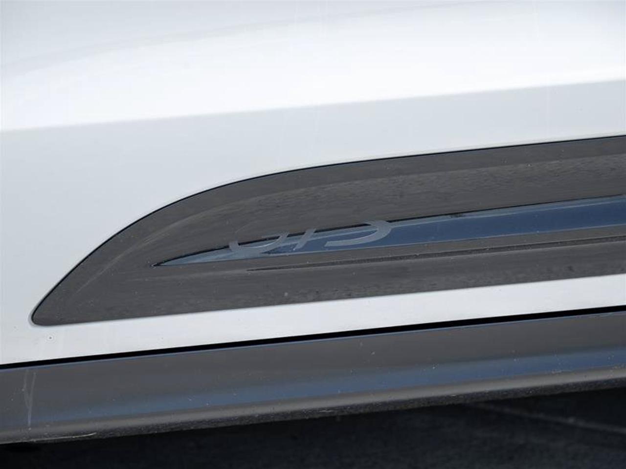 2025 Porsche Macan GTS Photo