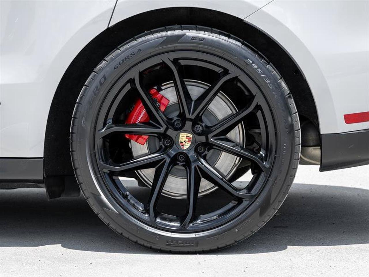 2025 Porsche Macan GTS Photo