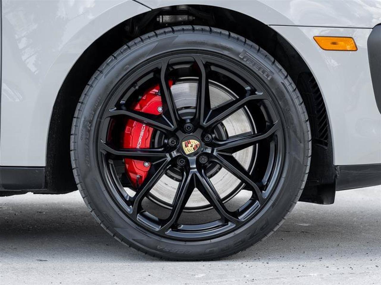 2025 Porsche Macan GTS Photo