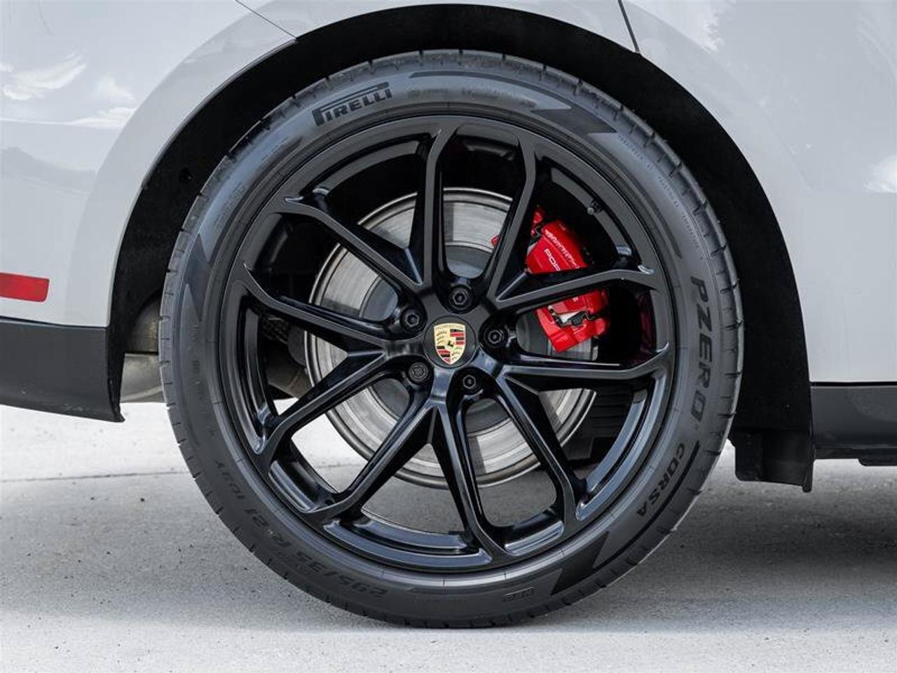 2025 Porsche Macan GTS Photo