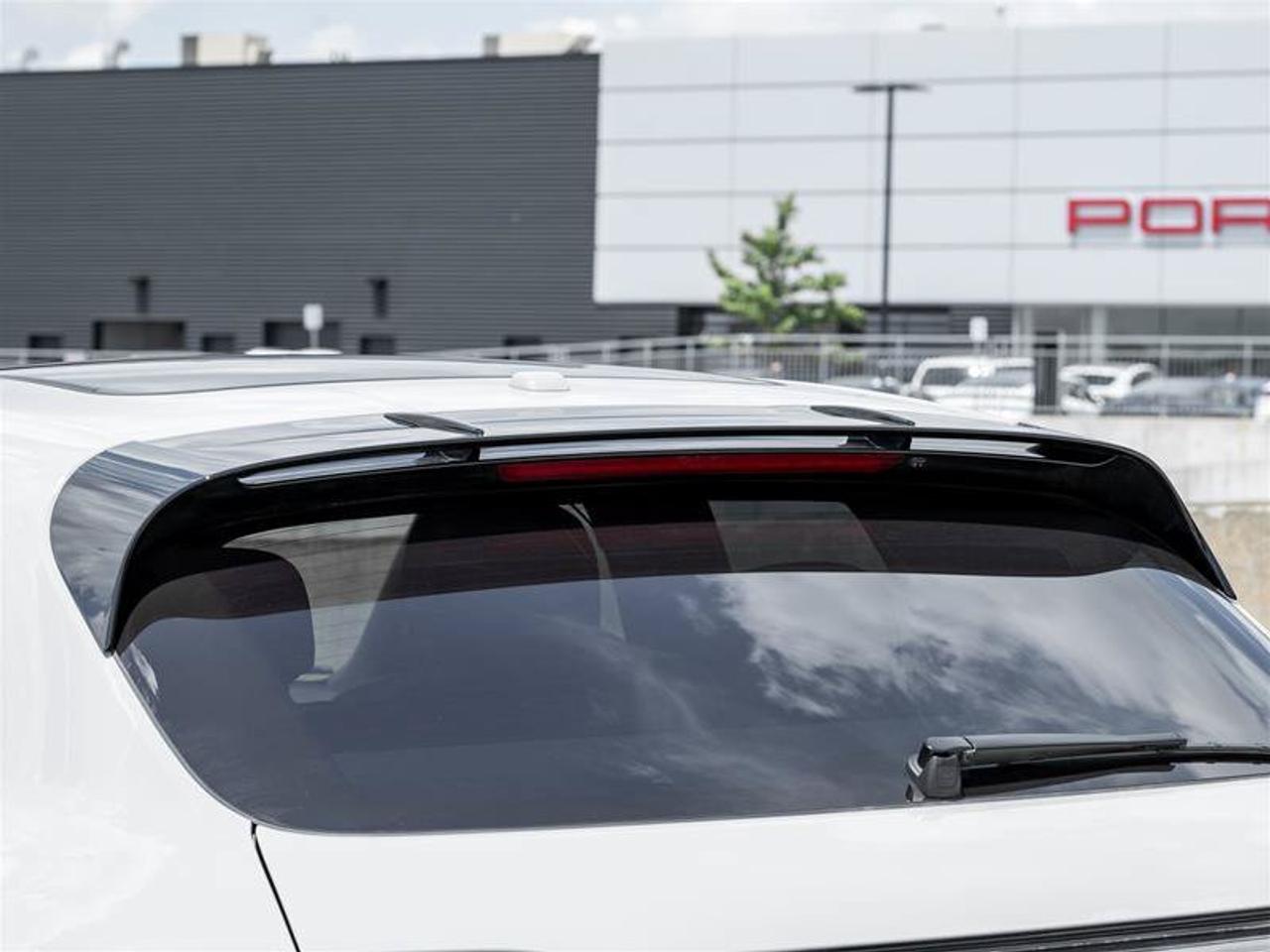 2025 Porsche Macan GTS Photo