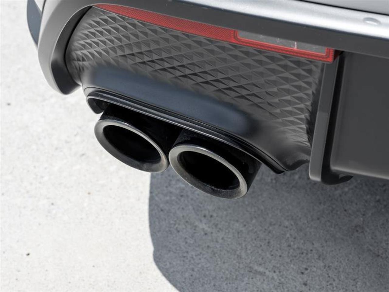 2025 Porsche Macan GTS Photo