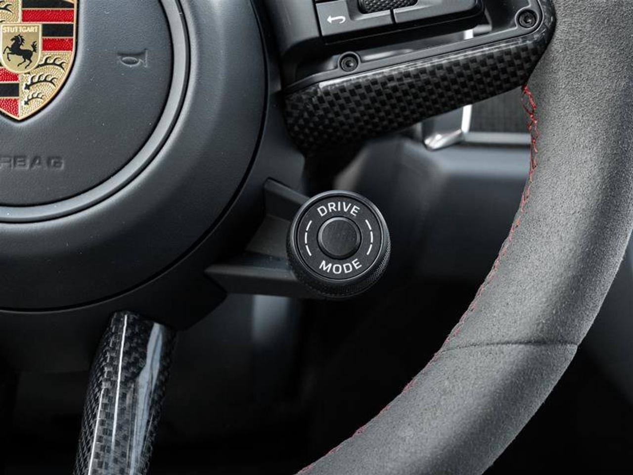 2025 Porsche Macan GTS Photo