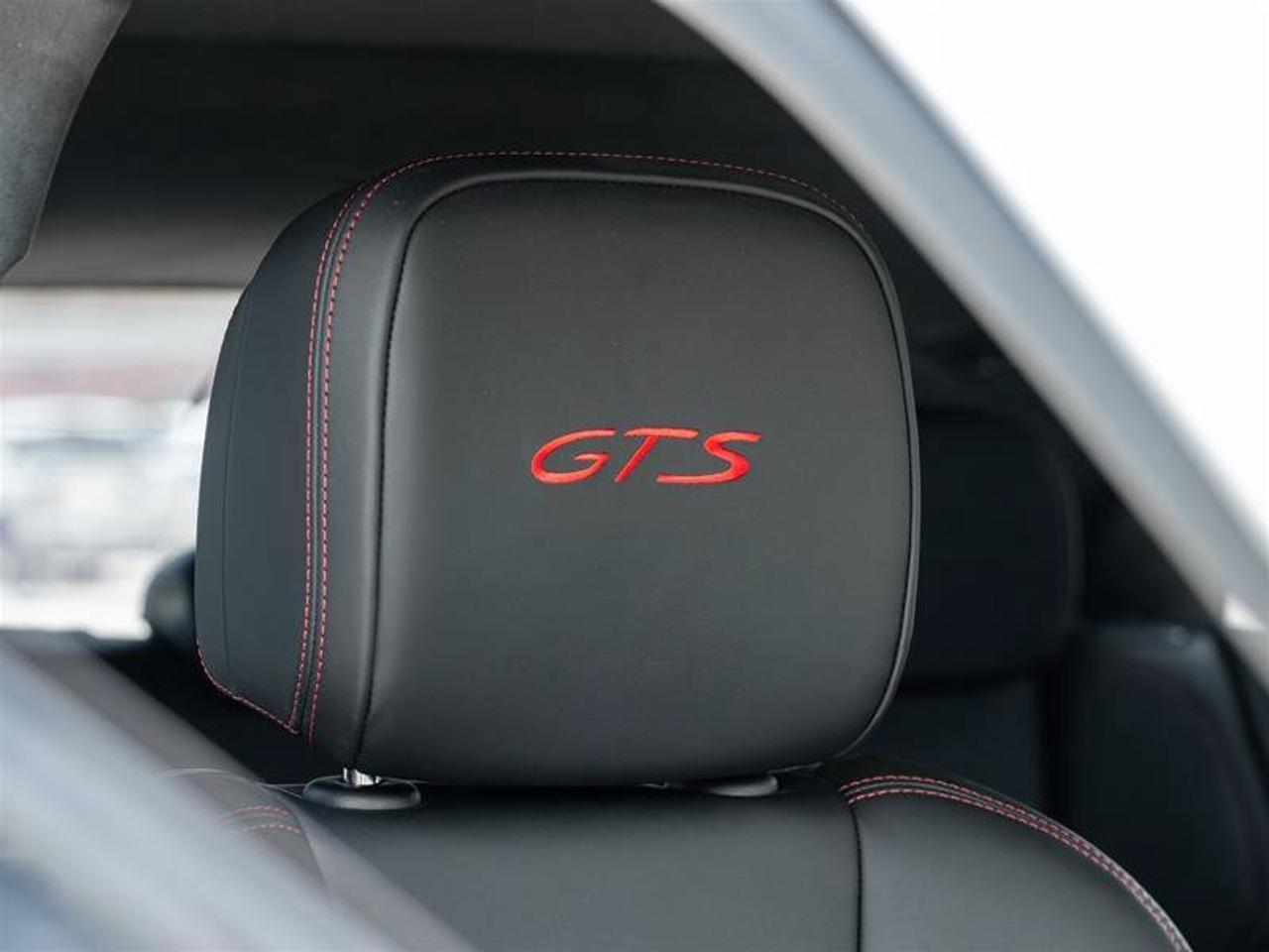2025 Porsche Macan GTS Photo