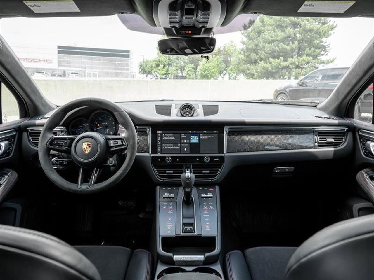 2025 Porsche Macan GTS Photo