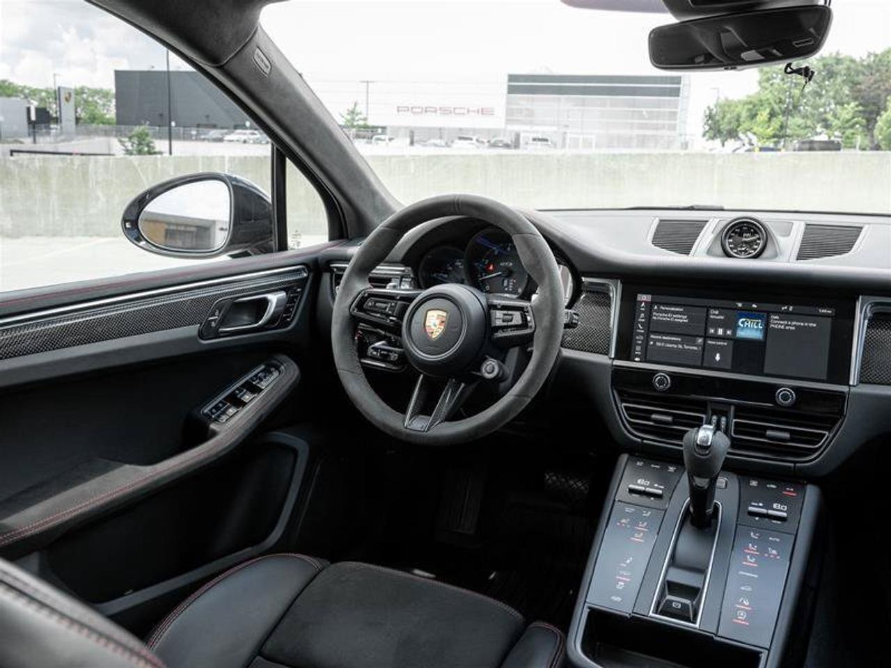 2025 Porsche Macan GTS Photo
