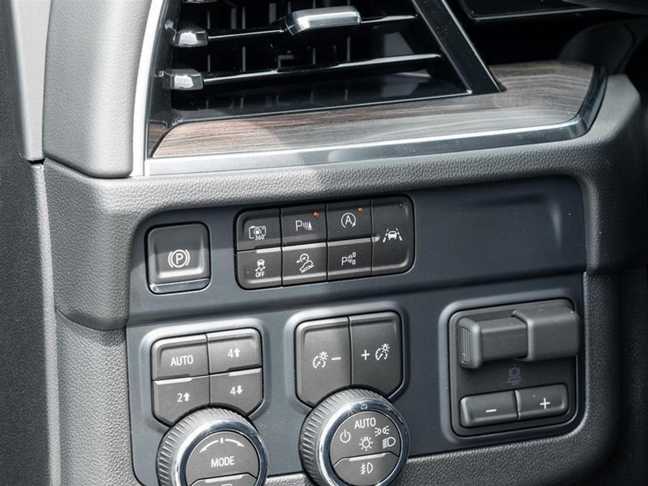2026 Chevrolet Suburban Z71 4dr 4x4 Photo