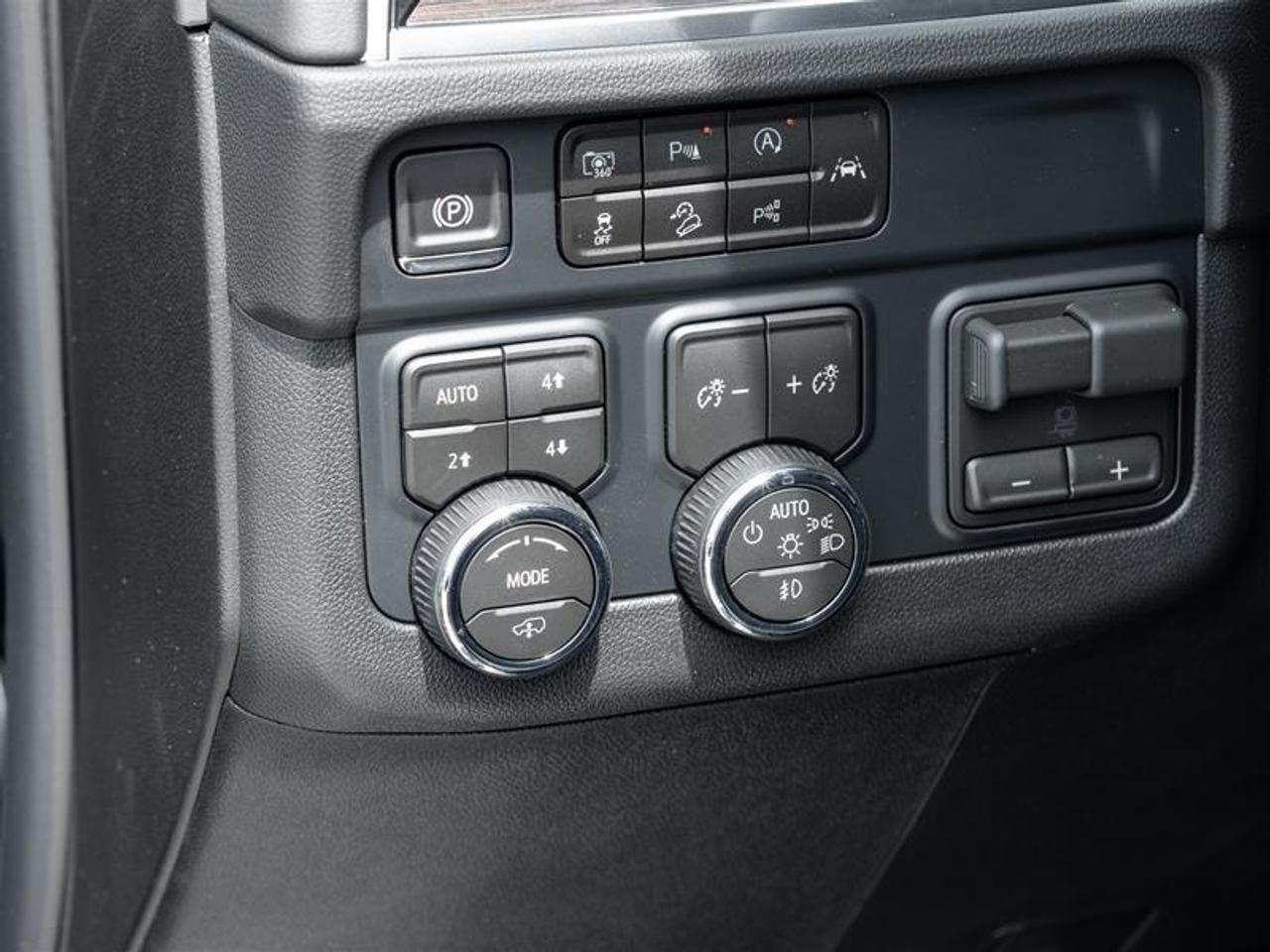 2026 Chevrolet Suburban Z71 4dr 4x4 Photo